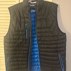 Storm Men's Quilted Vest in Black and Blue